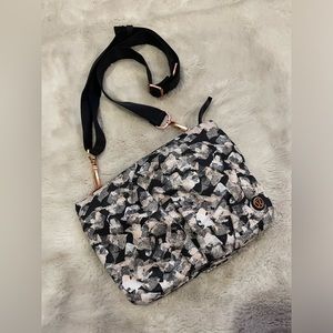 Lululemon Hip To Be Free Bag Mystic Jungle Butter Tan Black